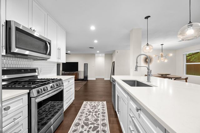 823 Walnut Creek DR, Austin, TX 78753