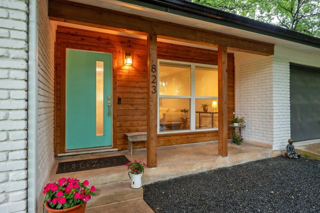 823 Walnut Creek DR, Austin, TX 78753