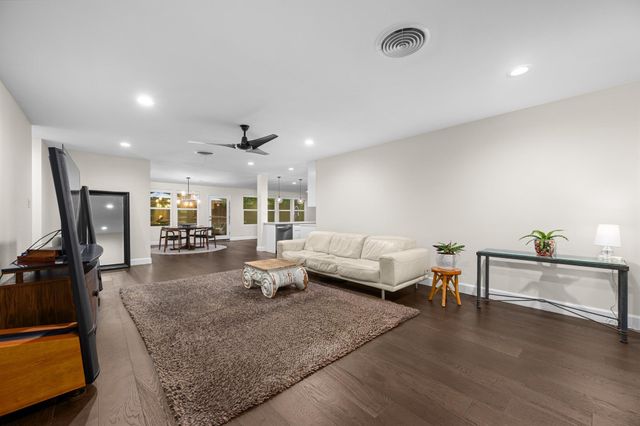 823 Walnut Creek DR, Austin, TX 78753