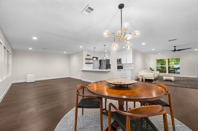 823 Walnut Creek DR, Austin, TX 78753
