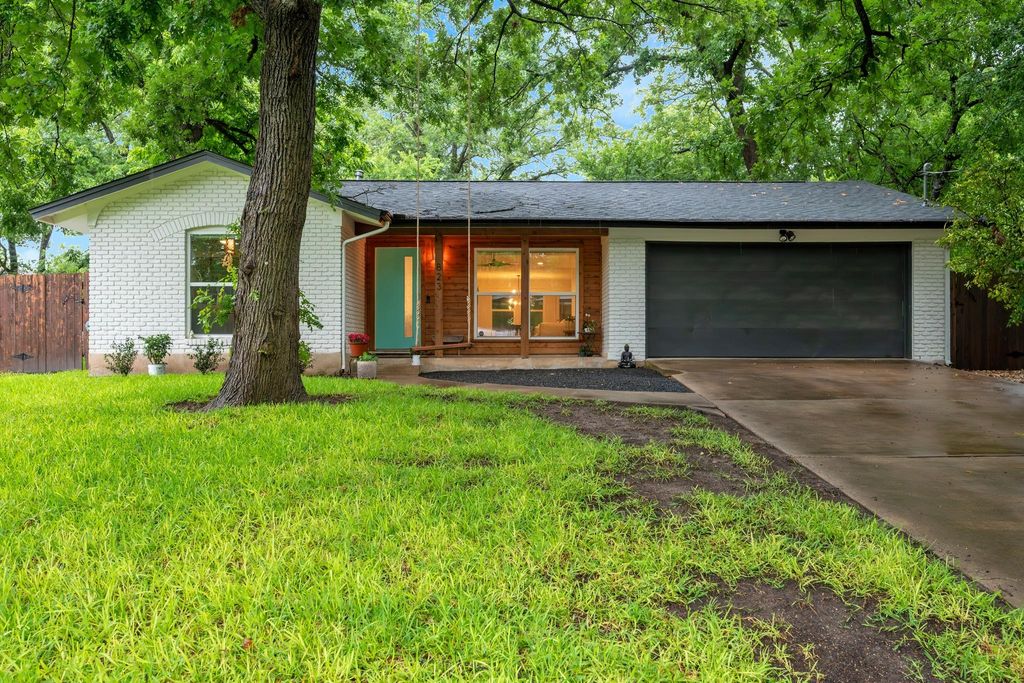 823 Walnut Creek DR, Austin, TX 78753