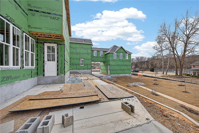 2742 E Black Walnut Circle, Fayetteville, AR 72701