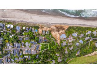 7300 Blk Holiday TL9300 Ave, Gleneden Beach, OR 97388