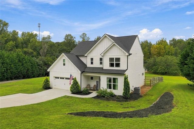 201 Strickland Drive, Dawsonville, GA 30534