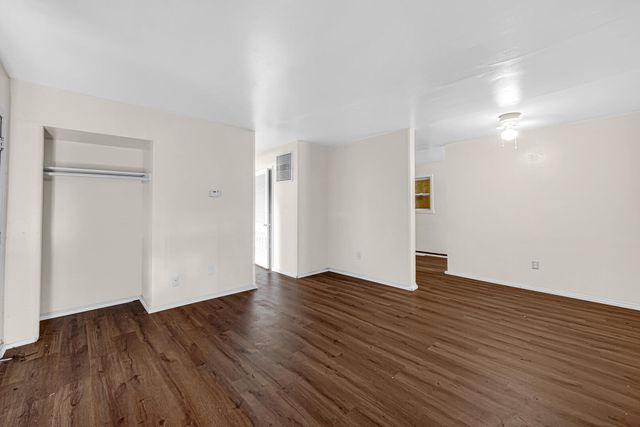 700 E 49th Avenue, Gary, IN 46409