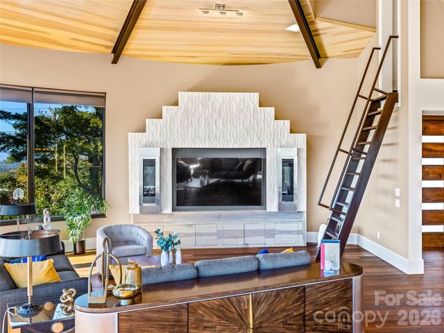 95 Horizon Hill Road, Asheville, NC 28804