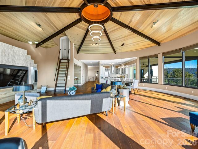 95 Horizon Hill Road, Asheville, NC 28804