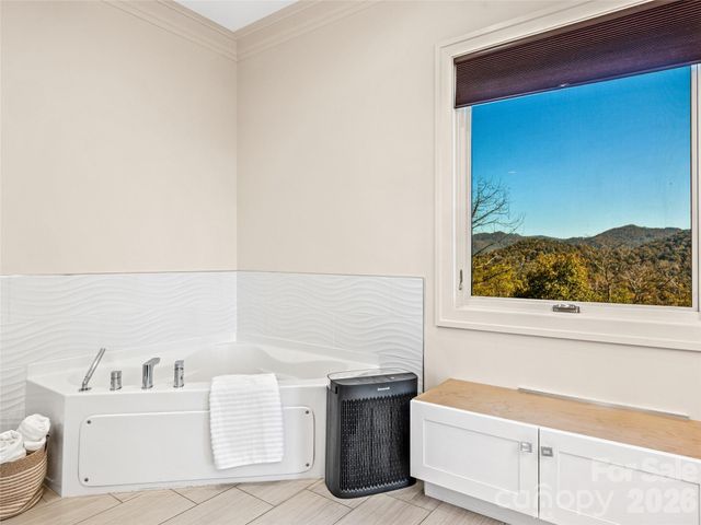 95 Horizon Hill Road, Asheville, NC 28804