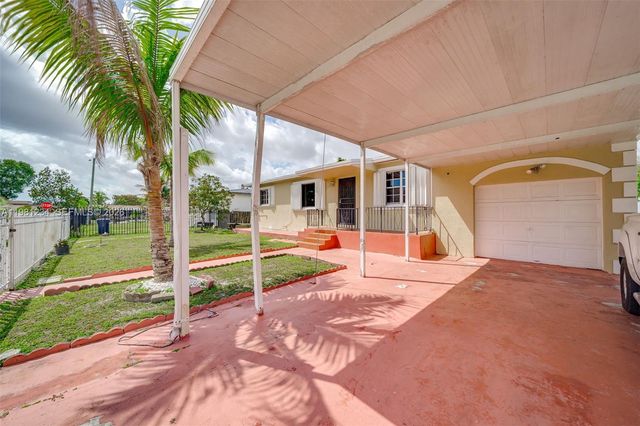 17950 NW 6th Ct, Miami Gardens, FL 33169