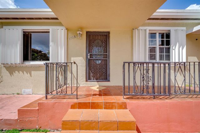 17950 NW 6th Ct, Miami Gardens, FL 33169