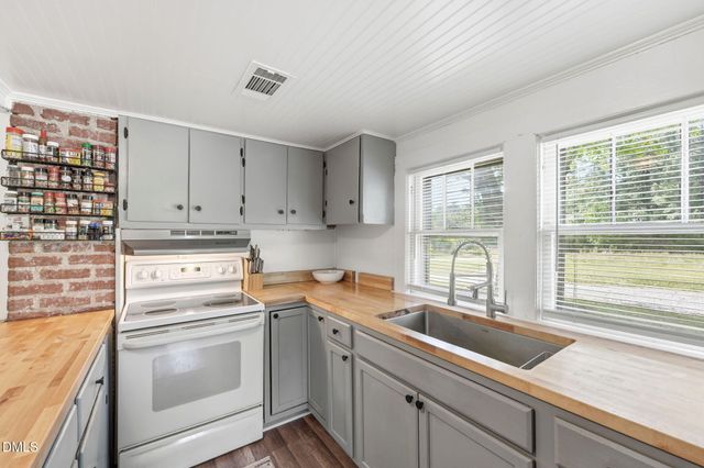 2317 Mount Hope Church, Whitsett, NC 27377