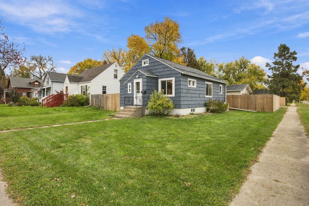 224 14th Street S, Moorhead, MN 56560 — photo 2