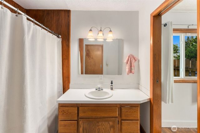 9001 E E Street, Tacoma, WA 98445
