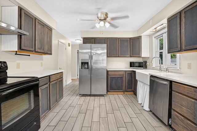 53 Ellerton St, Chicopee, MA 01020