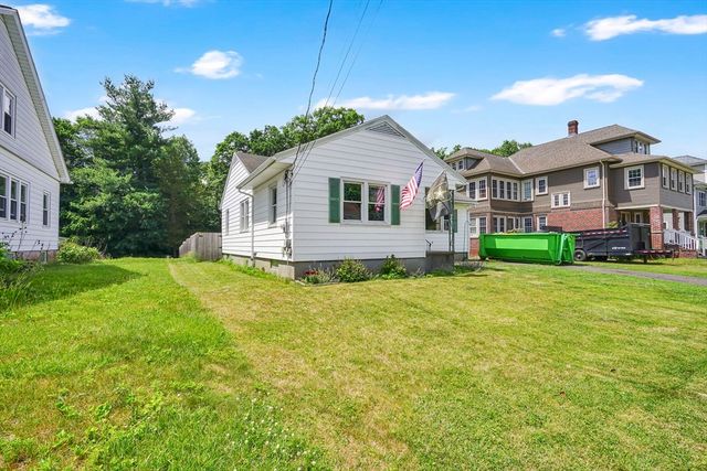 53 Ellerton St, Chicopee, MA 01020