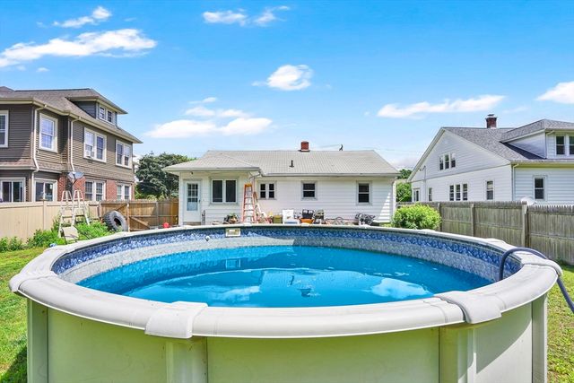 53 Ellerton St, Chicopee, MA 01020
