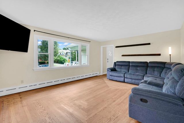 53 Ellerton St, Chicopee, MA 01020