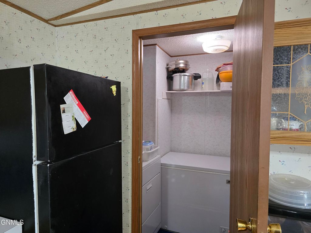 3103 Twin City Drive, Mandan, ND 58554 photo 6