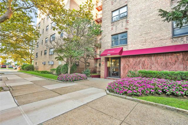 29-09 137th Street 3L, Flushing, NY 11354