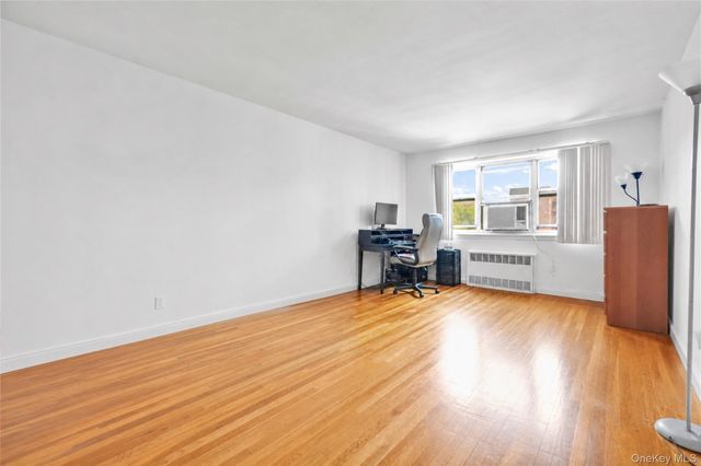 29-09 137th Street 3L, Flushing, NY 11354