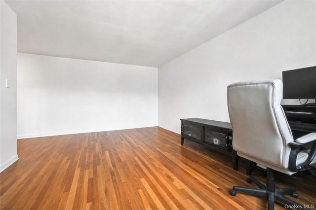 29-09 137th Street 3L, Flushing, NY 11354
