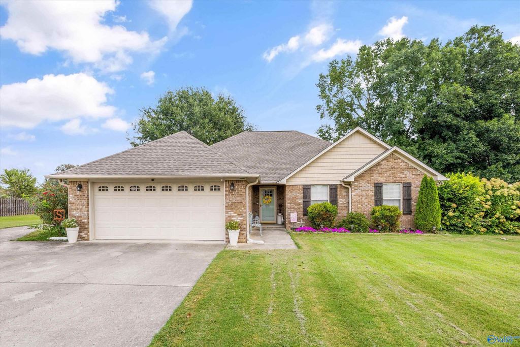 23886 May Lane, Athens, AL 35613