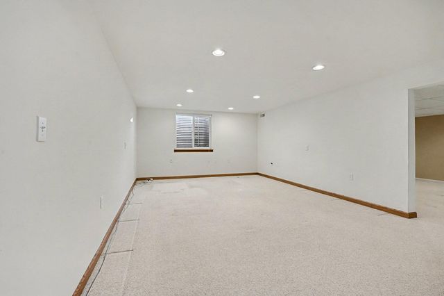 6204 Thistlewood Avenue, Pavilion Twp, MI 49088