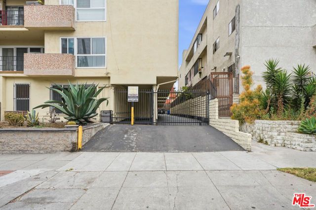 741 S Hobart Boulevard, Los Angeles, CA 90005
