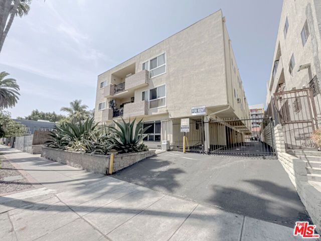 741 S Hobart Boulevard, Los Angeles, CA 90005