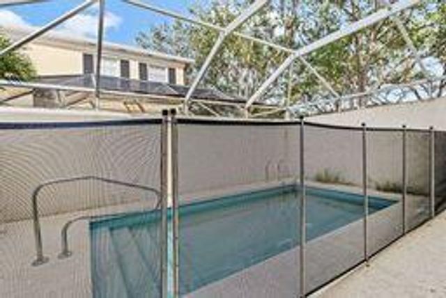 3 Oakland Court, Tequesta, FL 33469