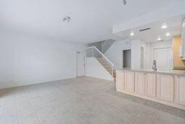 3 Oakland Court, Tequesta, FL 33469