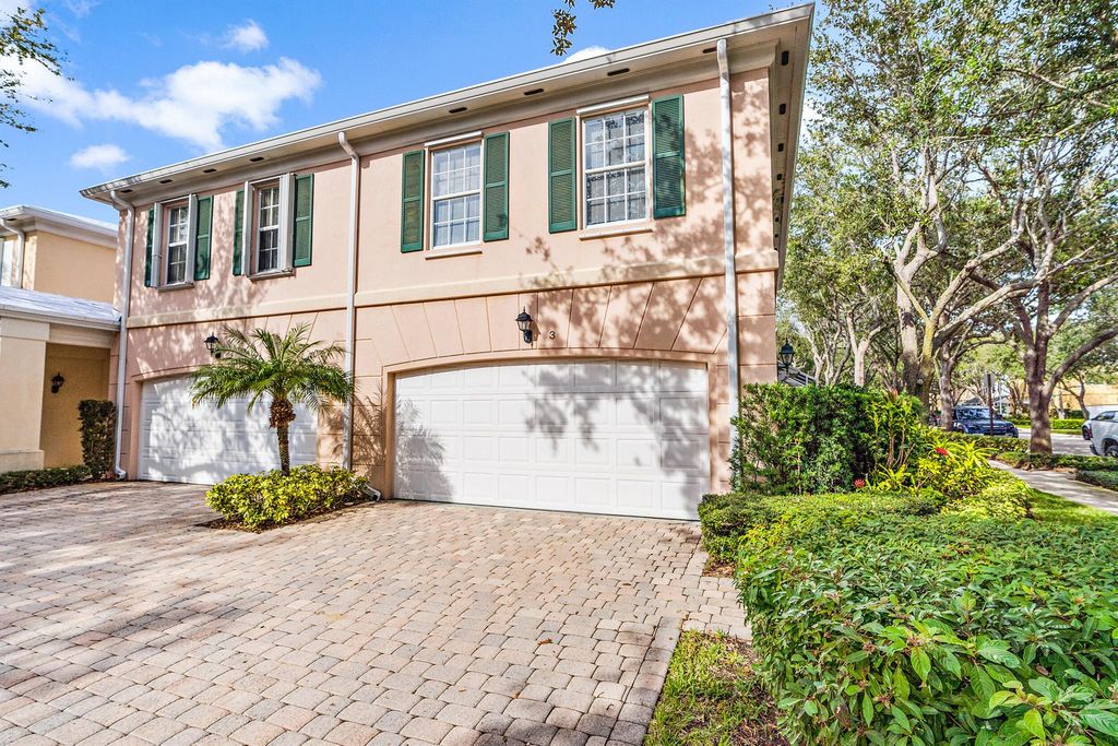 3 Oakland Court, Tequesta, FL 33469