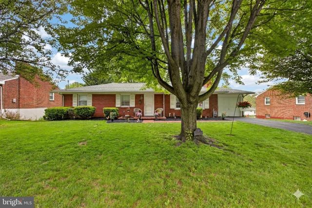 227 DAYCOTAH AVE, Hagerstown, MD 21740