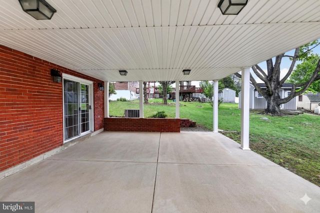 227 DAYCOTAH AVE, Hagerstown, MD 21740