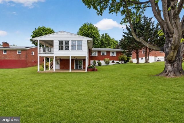 227 DAYCOTAH AVE, Hagerstown, MD 21740