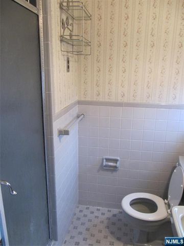 37 Atwood Place, Wayne, NJ 07470