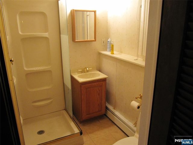 37 Atwood Place, Wayne, NJ 07470