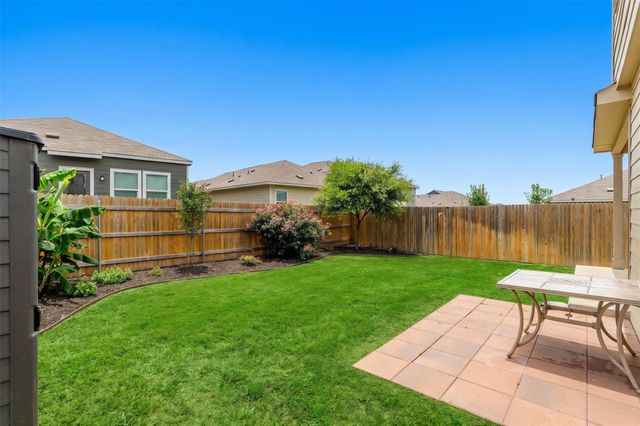425 Perfect World LOOP, Jarrell, TX 76537