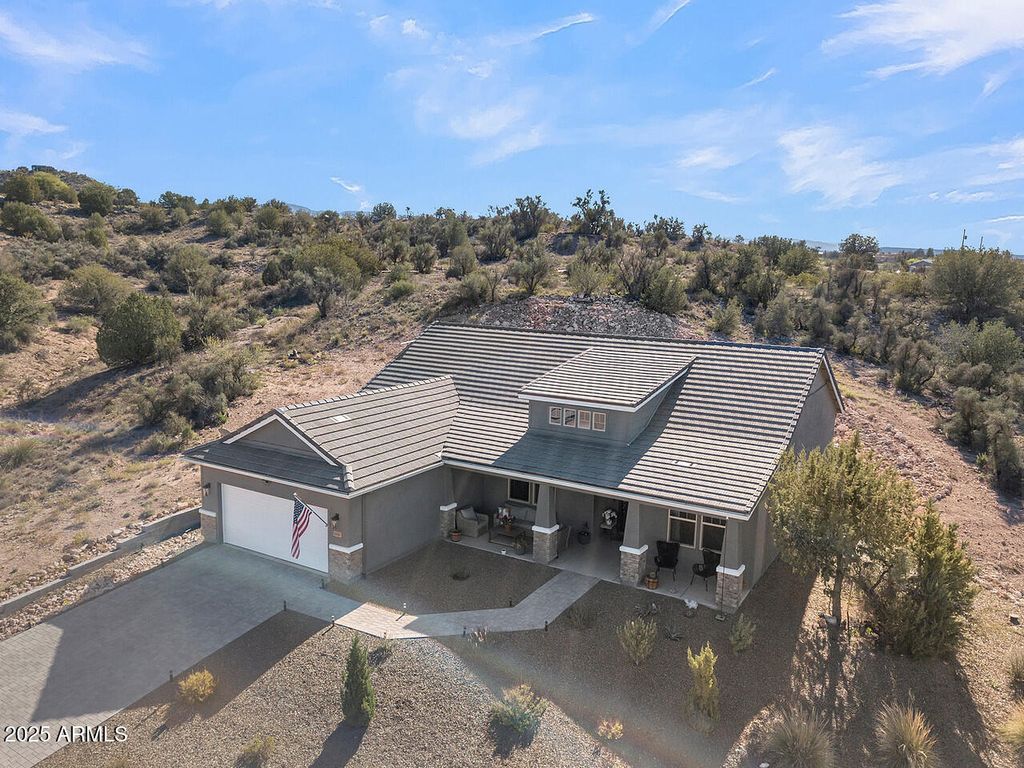 Image 4 of property listing at 6095 N STRATFORD Court, Rimrock, AZ 86335
