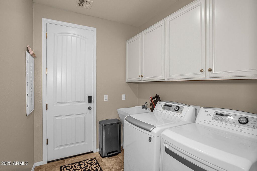 Image 46 of property listing at 6095 N STRATFORD Court, Rimrock, AZ 86335