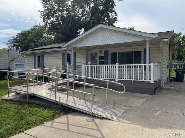 203 Greenfield Drive, Collinsville, IL 62234
