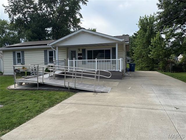 203 Greenfield Drive, Collinsville, IL 62234