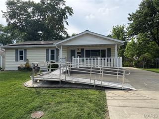 203 Greenfield Drive, Collinsville, IL 62234