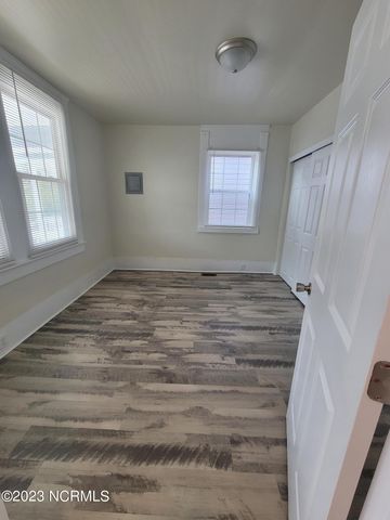 112 S 12th Street, Wilmington, NC 28401