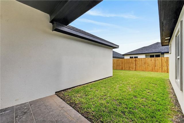 2736 E Pecos Road, Edinburg, TX 78542