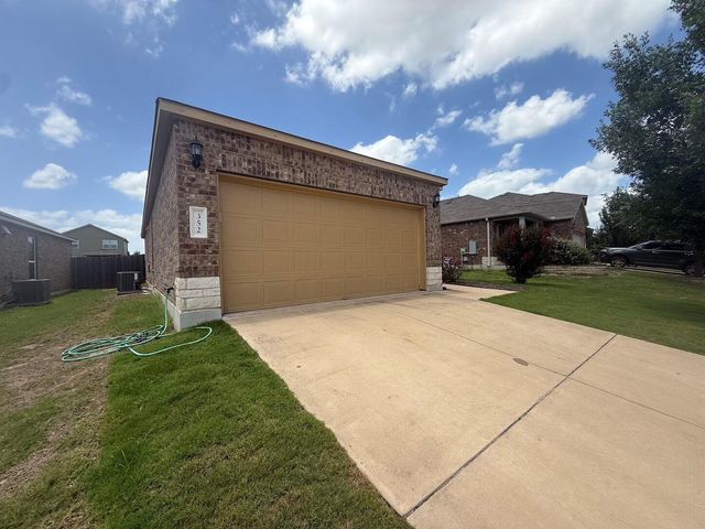 352 Martha DR, Buda, TX 78610