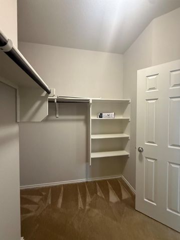 352 Martha DR, Buda, TX 78610