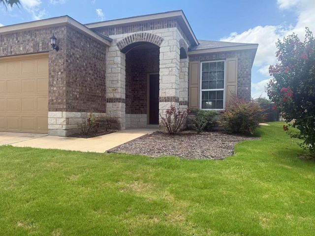 352 Martha DR, Buda, TX 78610