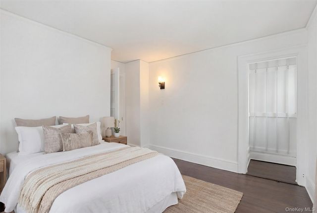 25 Midland Avenue, White Plains, NY 10606