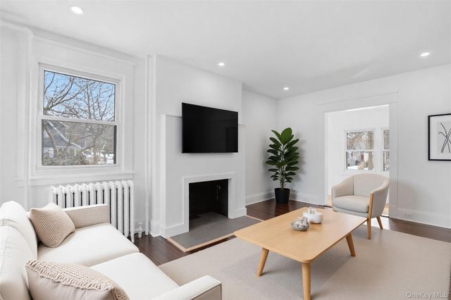 25 Midland Avenue, White Plains, NY 10606